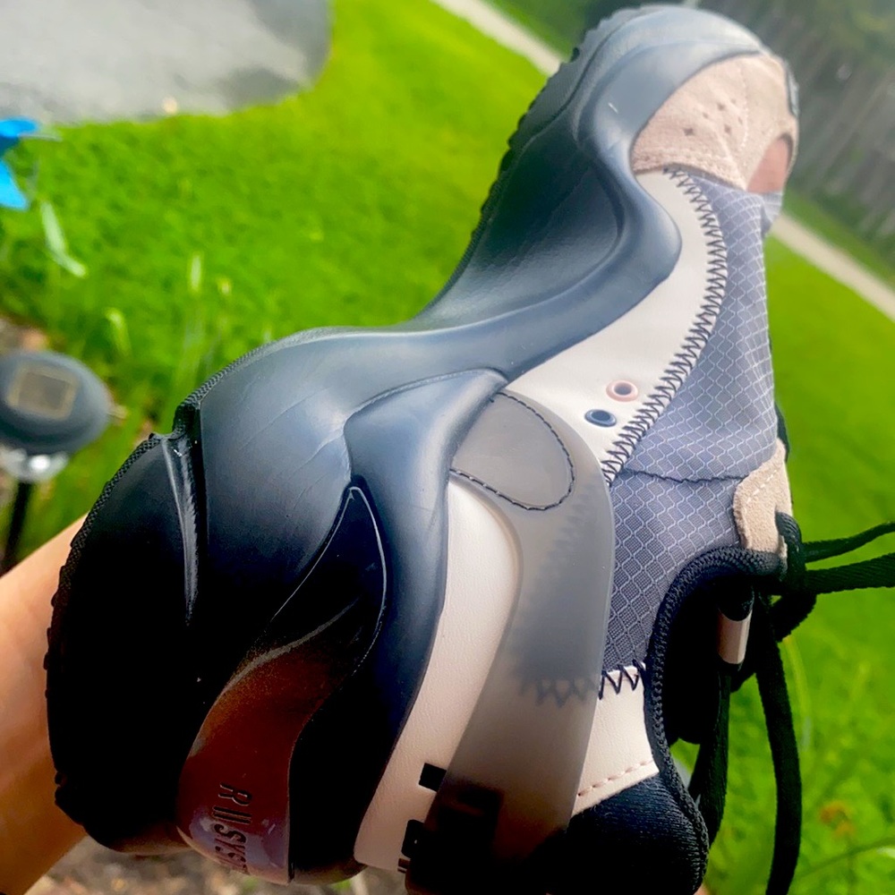 Women’s shoes